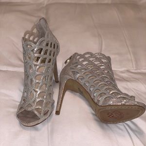 Vince Camuto Fontanela Pumps